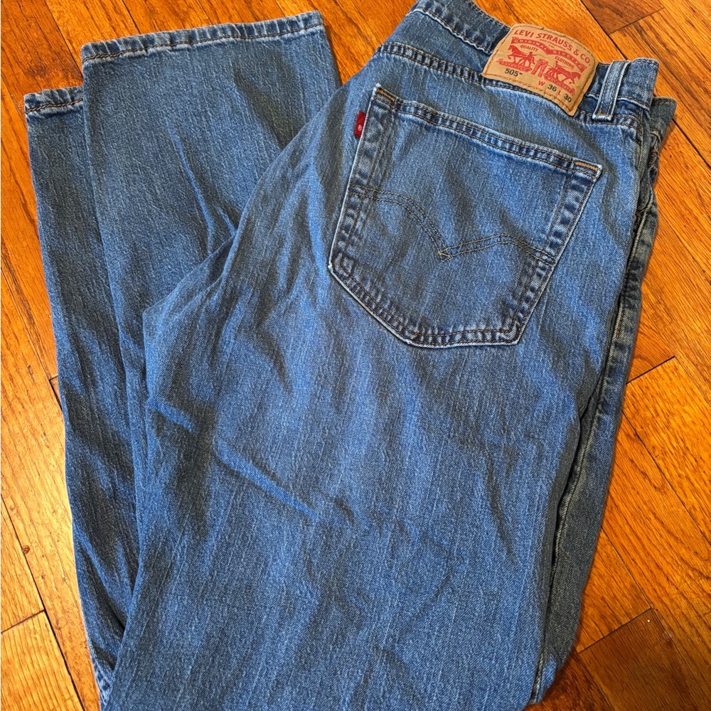 Men’s Levi 505 jeans